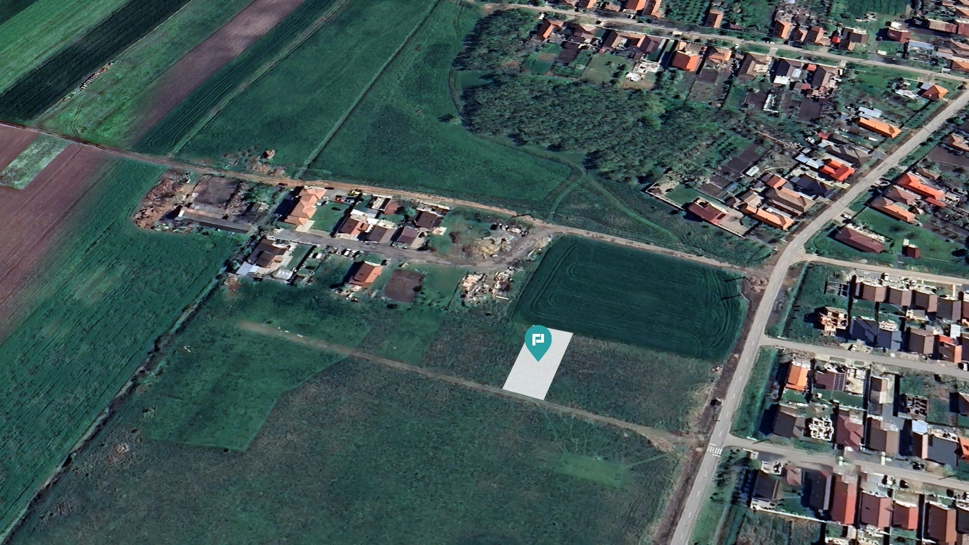 Loc de casa de 507 mp în Livada - Poză 1