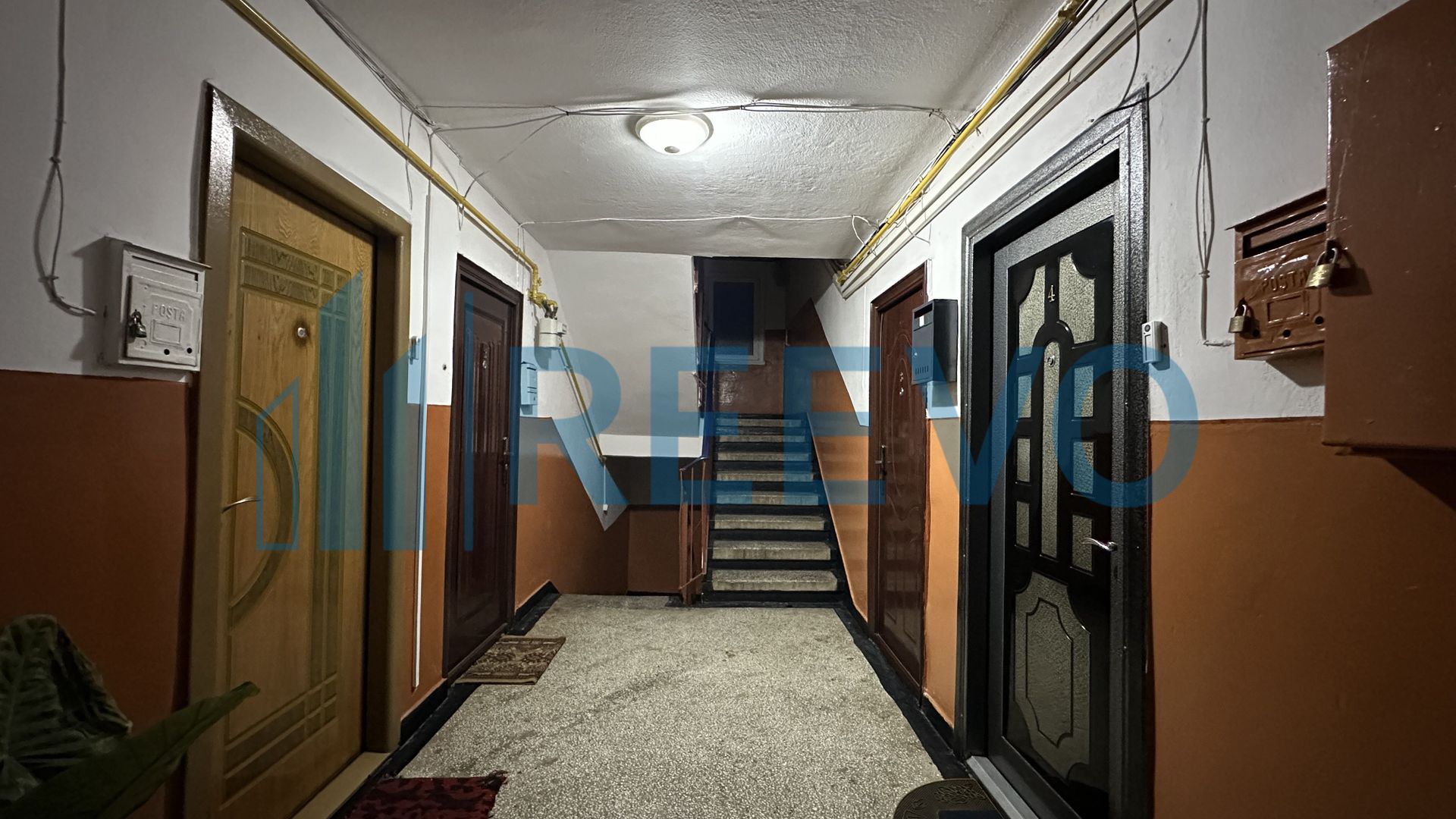 Apartament cu 3 camere de vânzare, în Buhuși - Poză 12
