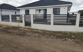 Casă 4 cam,2 băi,terasă acoperită,500mp.teren,gard,pavaj. - Poză 3