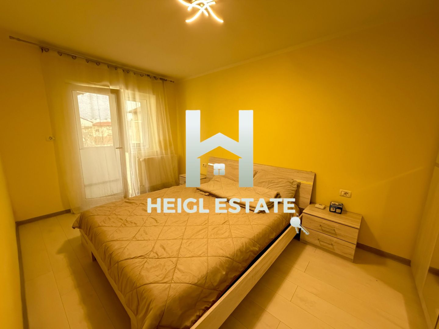 Apartament decomandat cu 3 camere si 2 balcoane in zona Sagului - Poză 1