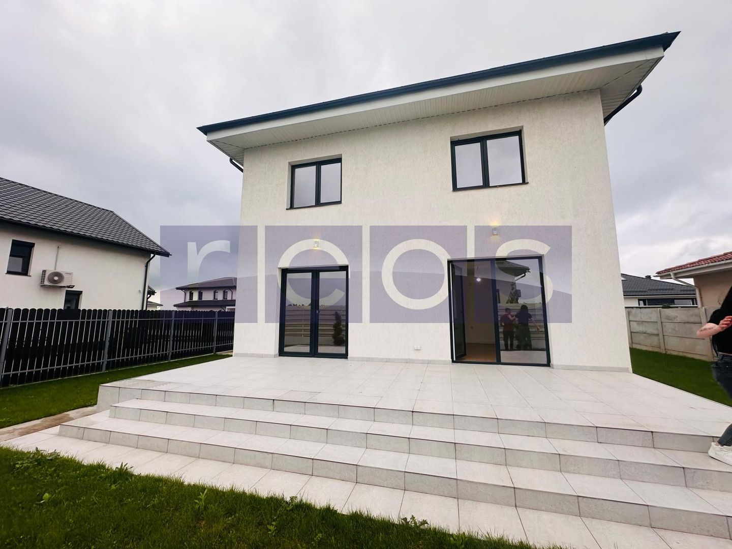 VILA DE VANZAR | BUFTEA | 4 CAMERE - Poză 1