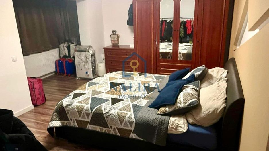 Vanzare apartament - 3 camere  - etaj intermediar - Paltinisului - Poză 4