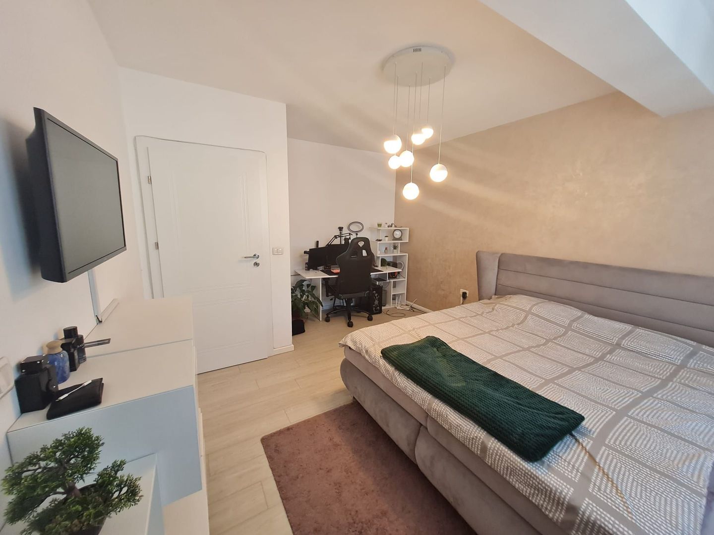 Duplex minimalist cu piscina - Poză 24