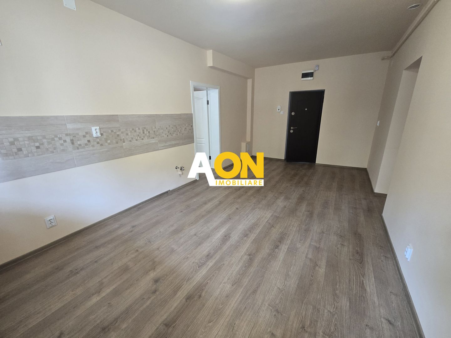 Apartament 3 Camere Renovat, Etaj 1, Cetate - Poză 4