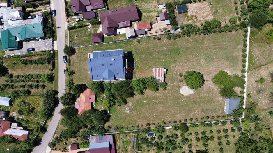 Vila deosebita, D+P+E+M, nefinalizata, 10 camere,2838m2, negociabil - Poză 11