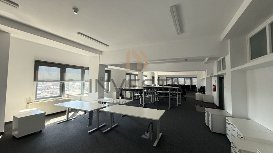 Ultimul etaj, vedere panoramică – Spațiu de birouri - Poză 3