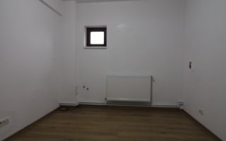 8 incaperi, 2 bai, centrala proprie, 3 locuri de parcare; Lipovei. - Poză 24