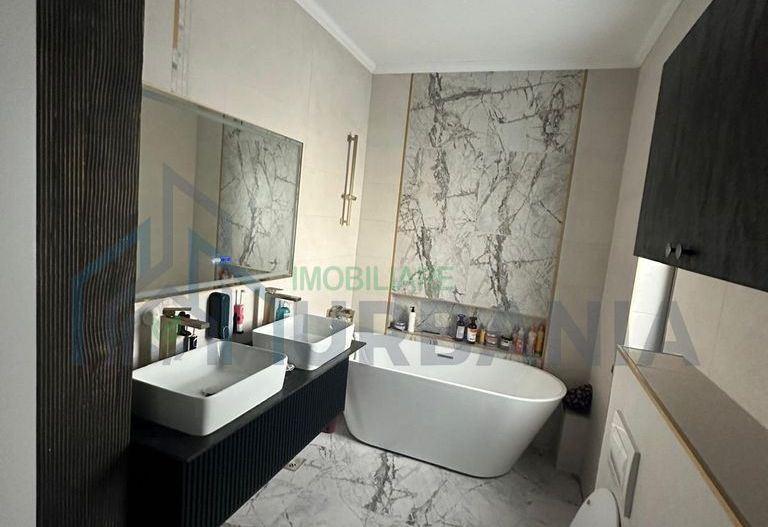 Casa D+P+E in Tomesti,Asfalt, Tâmplărie VEKKA - Poză 4