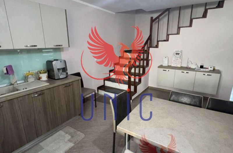 Casa, 4 camere, S+P+1E+M - Poză 6