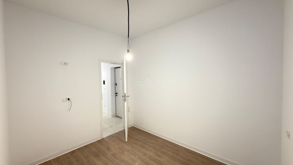 3 camere. Decomandat. Loc de parcare. - Poză 10