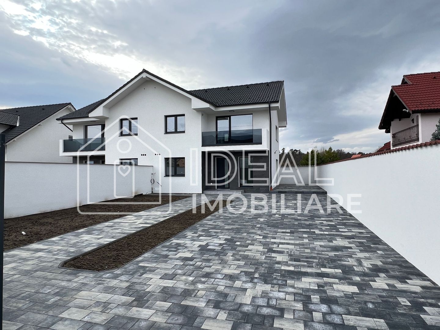 Duplex Modern cu 4 camere si gradina LA CHEIE, in Calea Cisnadiei - Poză 1