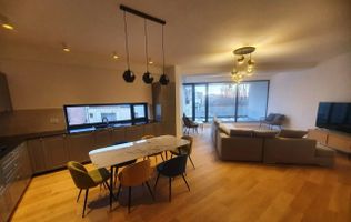 Apartament 4 camere, 2 locuri parcare si boxa, Victoriei