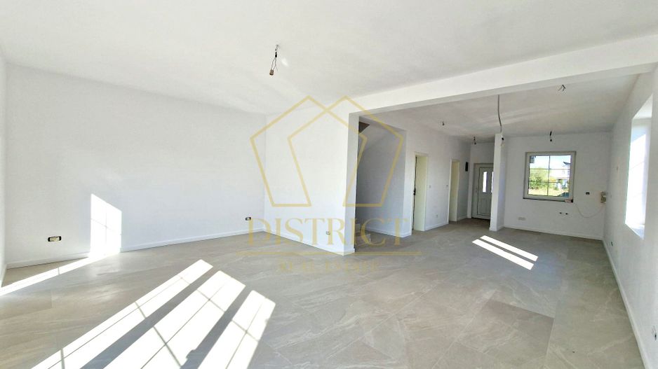 Duplex superb cu 4 camere si dressing | Mosnita Veche | Lidl - Poză 1