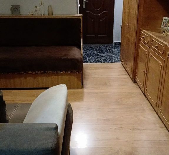 BRASADAS vinde garsoniera 26mp la etajul 3/4 Ostrovului. - Poză 2