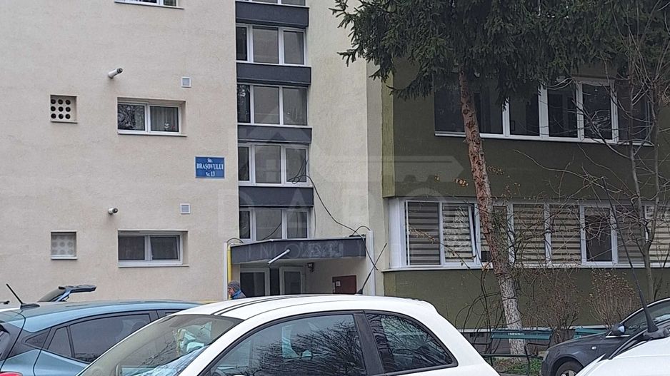 Apartament 2 camere in bloc reabilitat termic - Poză 1
