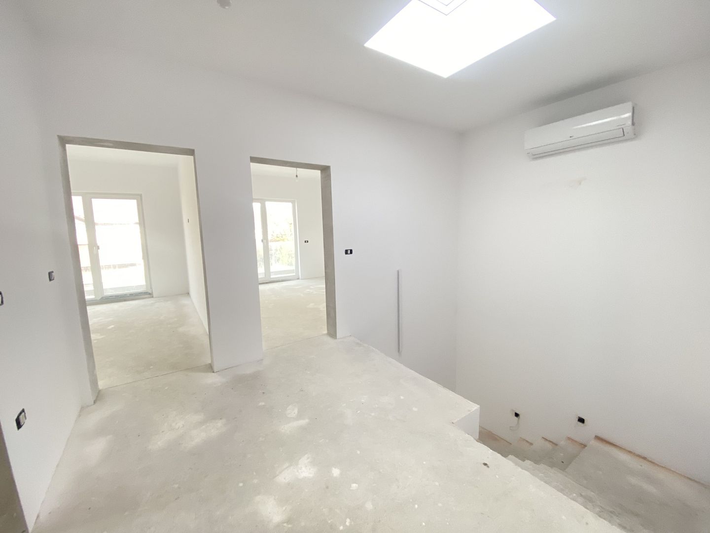 Comision 0%, Jumatate De Duplex, 5 Camere, 3 Bai, 151mp, Dumbravita - Poză 9