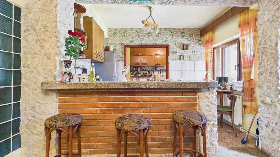 Proprietate multifuncțională centrală 1000 mp - Poză 37