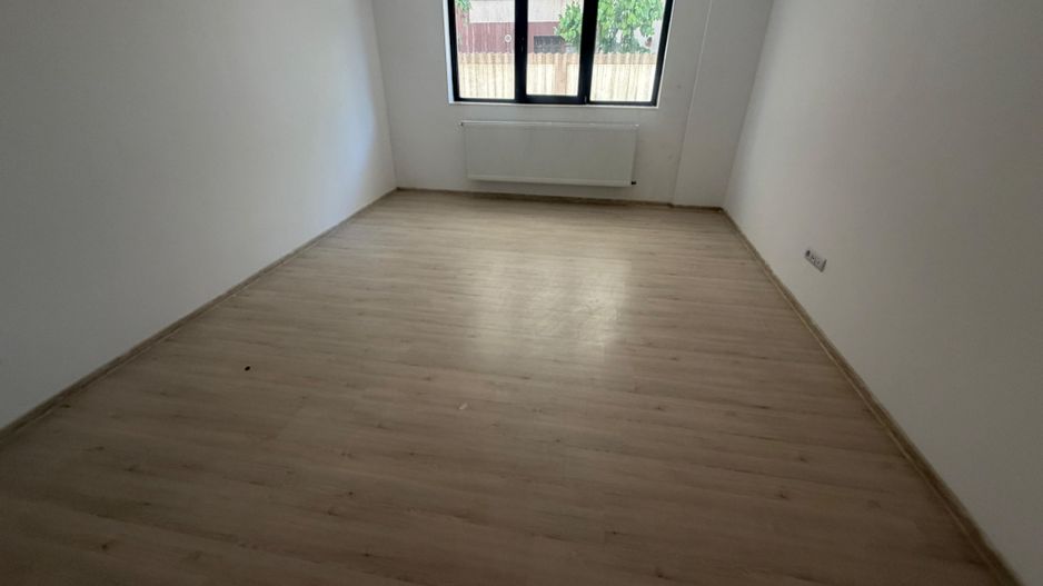 AP. 2 CAMERE - CURTE PROPRIE 65 MP, BLOC NOU, PARCARE INCLUSA,COMIS 0% - Poză 3
