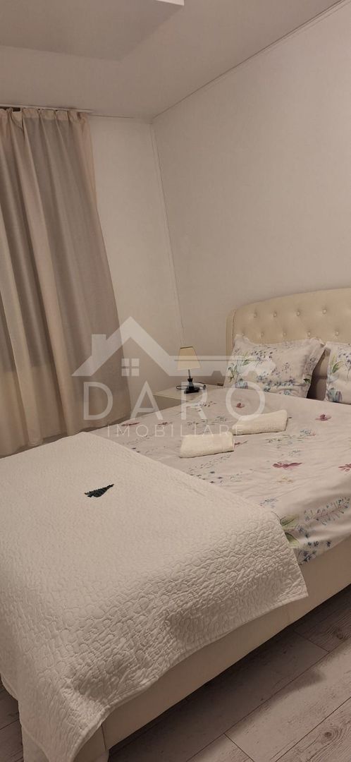 Închiriez apartament central  cu 2 camere - Poză 2