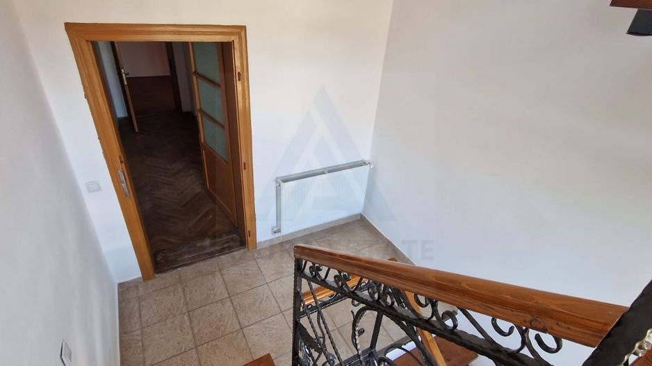 Casa P+1+M cu 5 camere teren 486 mp garaj si filigorie in Trei Stejari - Poză 2