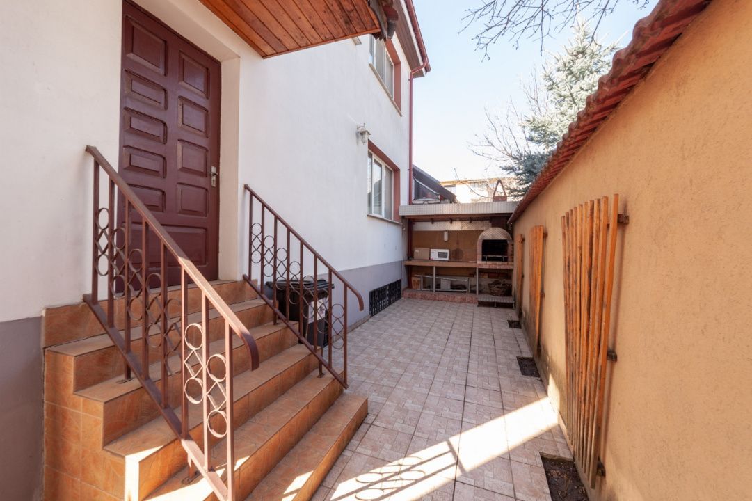 Casa Centrala Pitesti - Exercitiu, Strada Traian - Poză 3