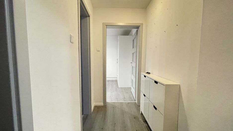 Apartament amenajat frumos,mobilat si utilat - Poză 7