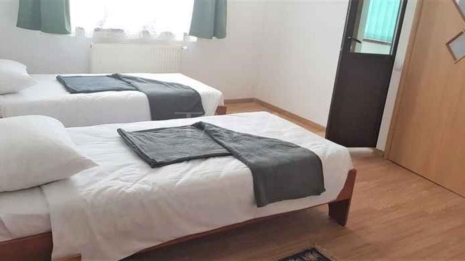 Casă spațioasă cu potențial de pensiune sau clinica, zona Zorilor - Poză 7