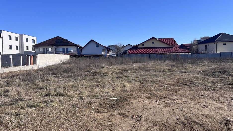 Oportunitate pentru investiții! Vânzare teren Târgoviște zona Micro 3! - Poză 1