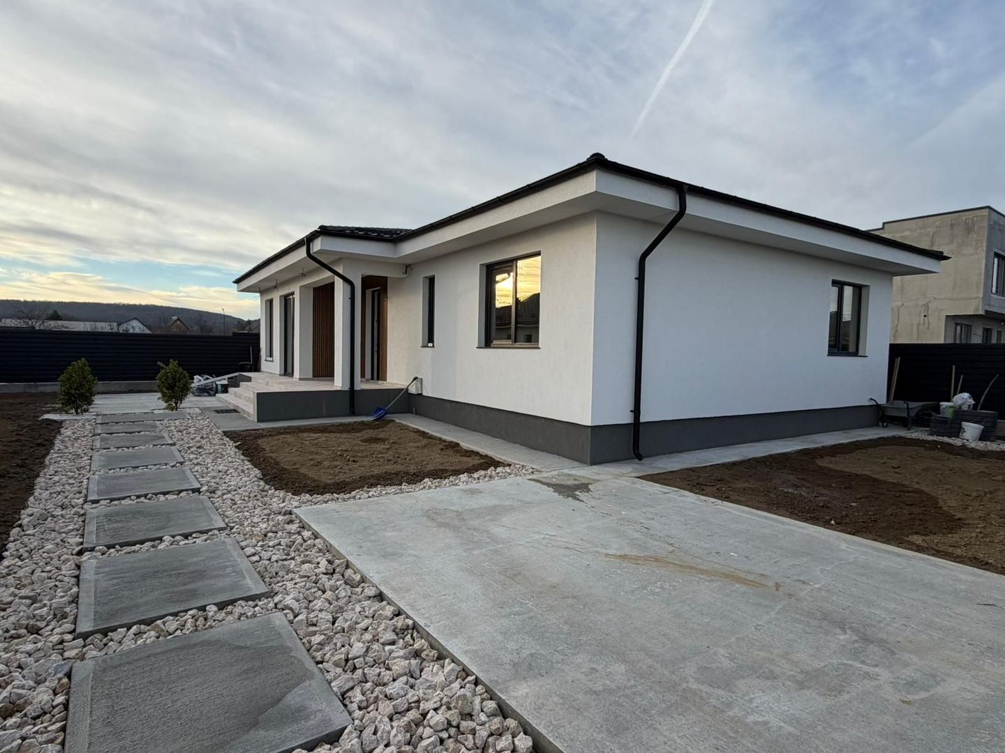 Casa noua de vanzare Smeura 185 K - Poză 3