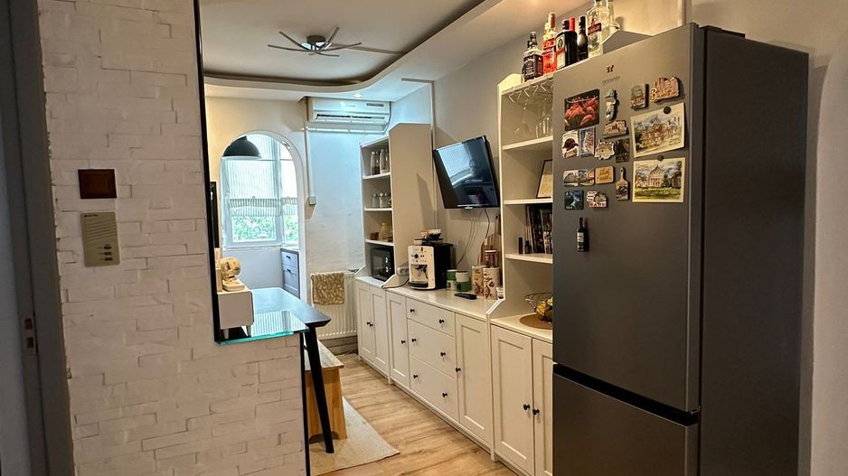 Aradului | 3 camere | Decomandat | Centrală proprie | Renovat complet - Poză 3