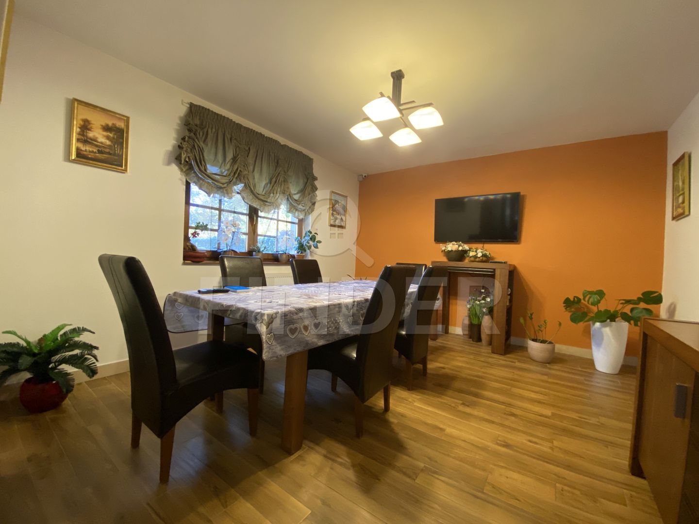 Vila individuala/Pensiune, teren 1022 mp, piscina, pompa de caldura - Poză 11