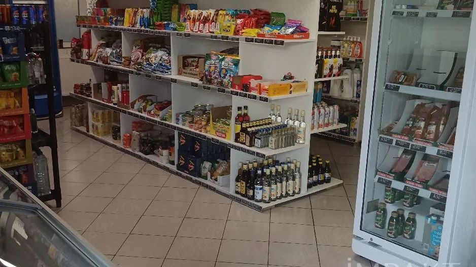 Spațiu comercial cu preluare de afacere | Magazin alimentar | 70 mp | - Poză 1