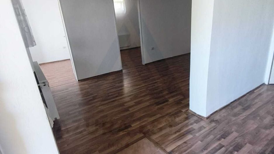 Apartament spatios la casa 77 mp utili curte libera 33 mp Turnisor - Poză 4