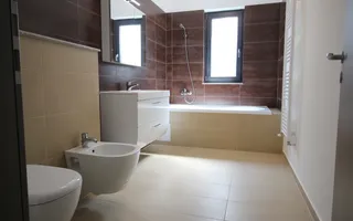 Apartament cu 3 camere de închiriat în zona Nord - Poză 11