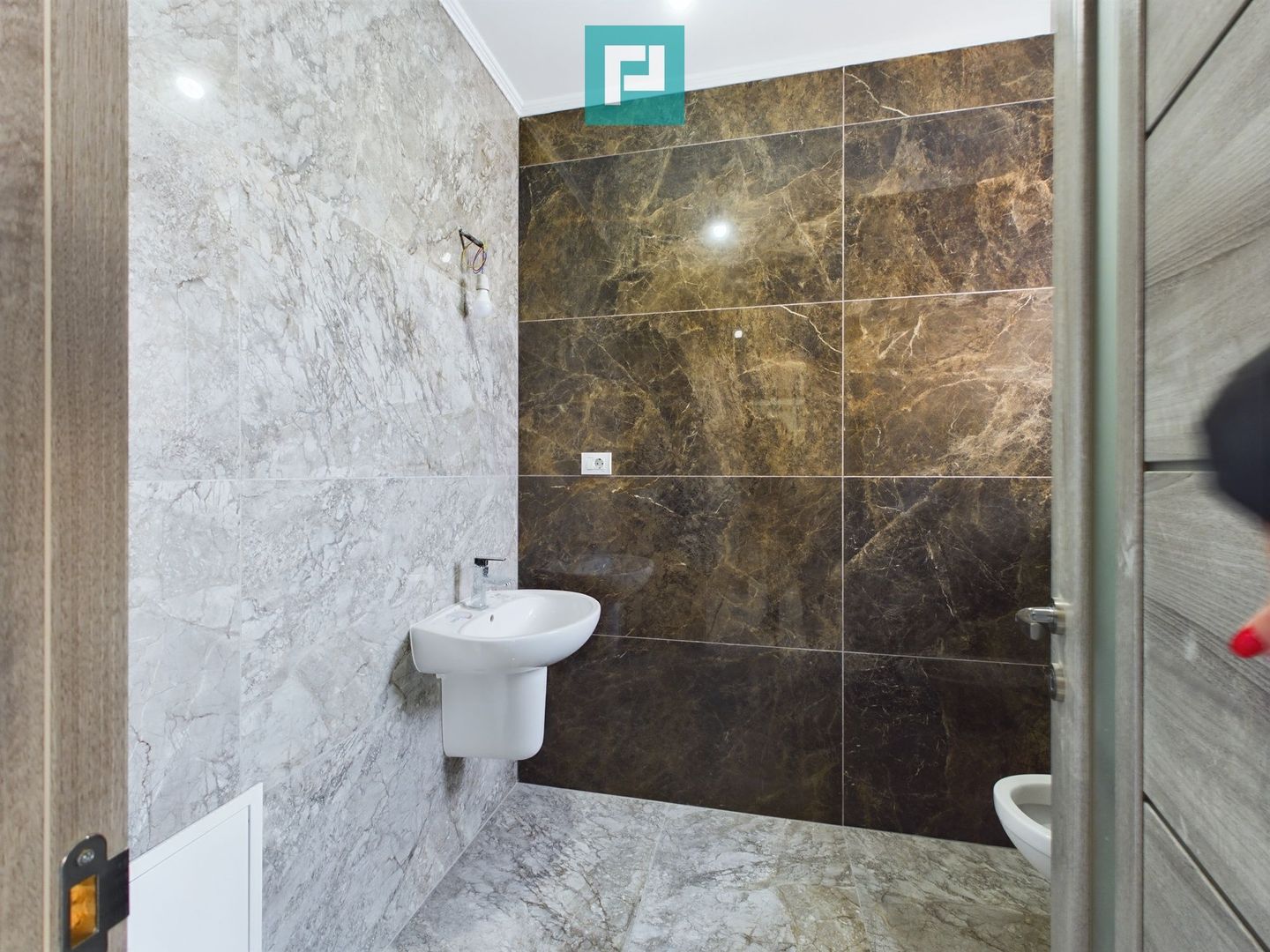 Penthouse nou cu 2 dormitoare și terasă de 29mp - Poză 12