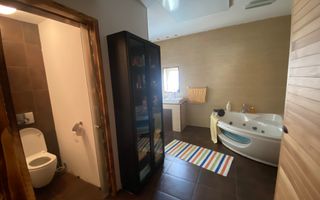 VILA CAMPULUNG, TEREN 4200 MP, PRET 259000 EURO - Poză 4