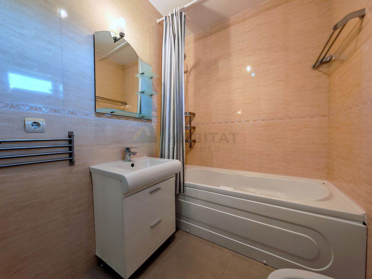 Locația perfectă pentru un stil de viata dinamic - Poză 13
