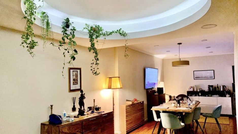 Casă deosebită pe 4 niveluri, renovată, lângă Parcul Tineretului şi metrou. - Poză 1