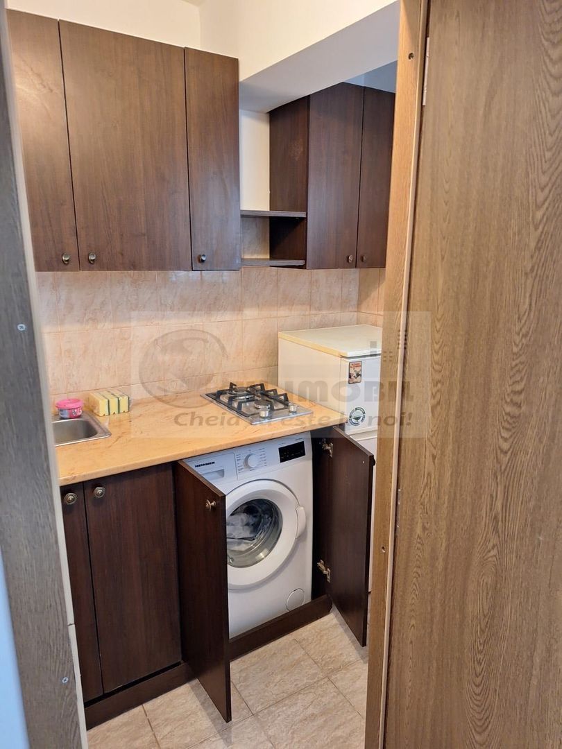 Garsoniera Nicolina 1, mobilata complet, renovata recent, libera - Poză 4