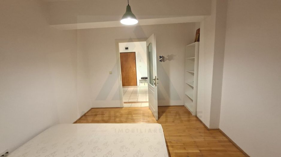 Apartament 2 camere 64 mp utili pivnita si parcare privata in Strand - Poză 1