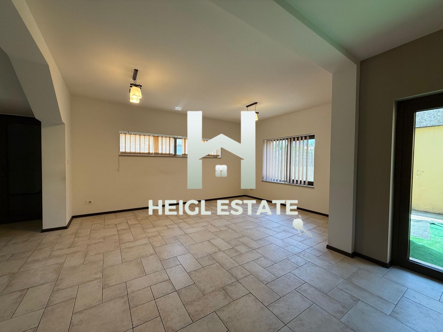 Casa individuala—perfecta pentru familie sau business - Poză 4