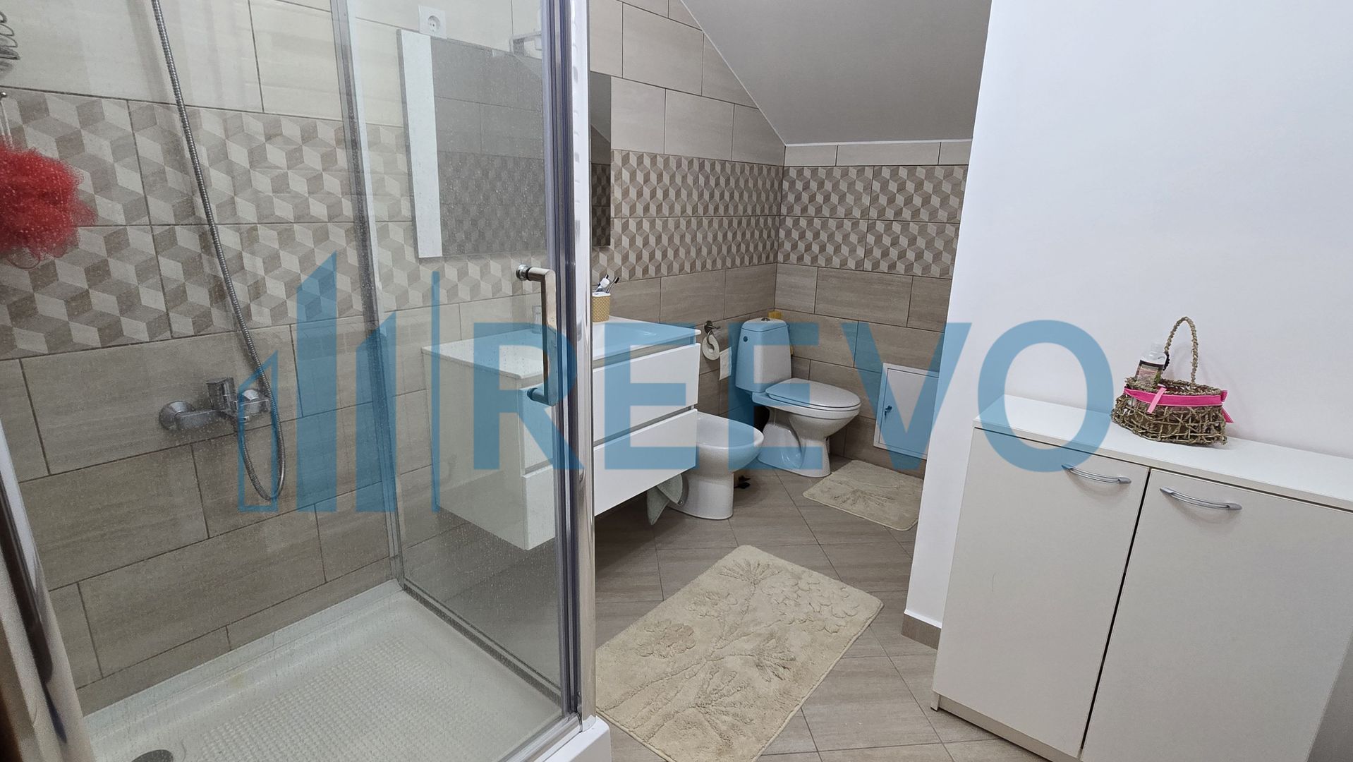 Casă de închiriat în Lilieci - Poză 19