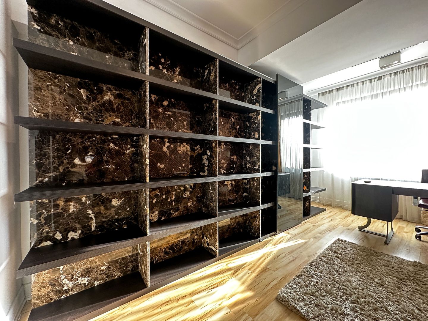 Luxury 4-Bedroom Triplex with Floating Terrace & Panoramic Views - Poză 4