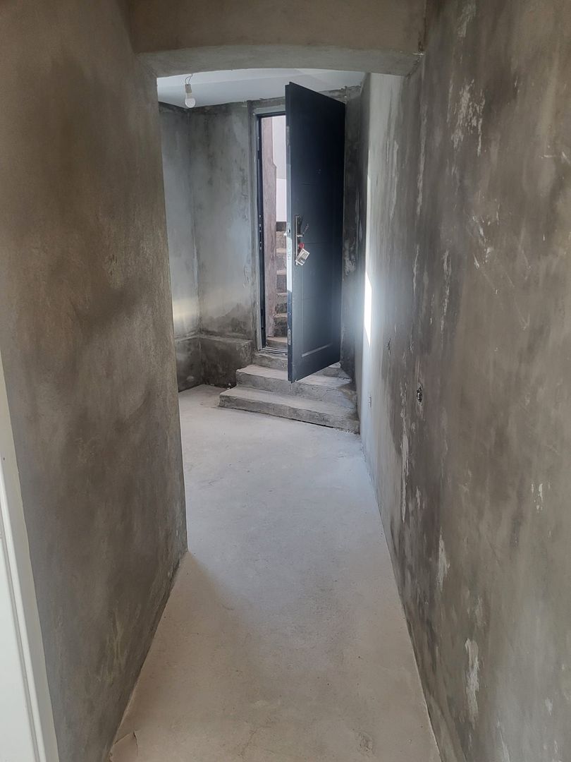 Casa pe 3 nivele, zona centrala, le pret de garsoniera, intre 2 statii de metrou - Poză 2