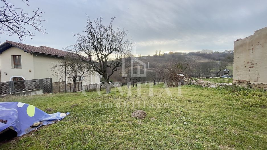 Teren cu autorizație de construire pentru 2 unități locative - Poză 3