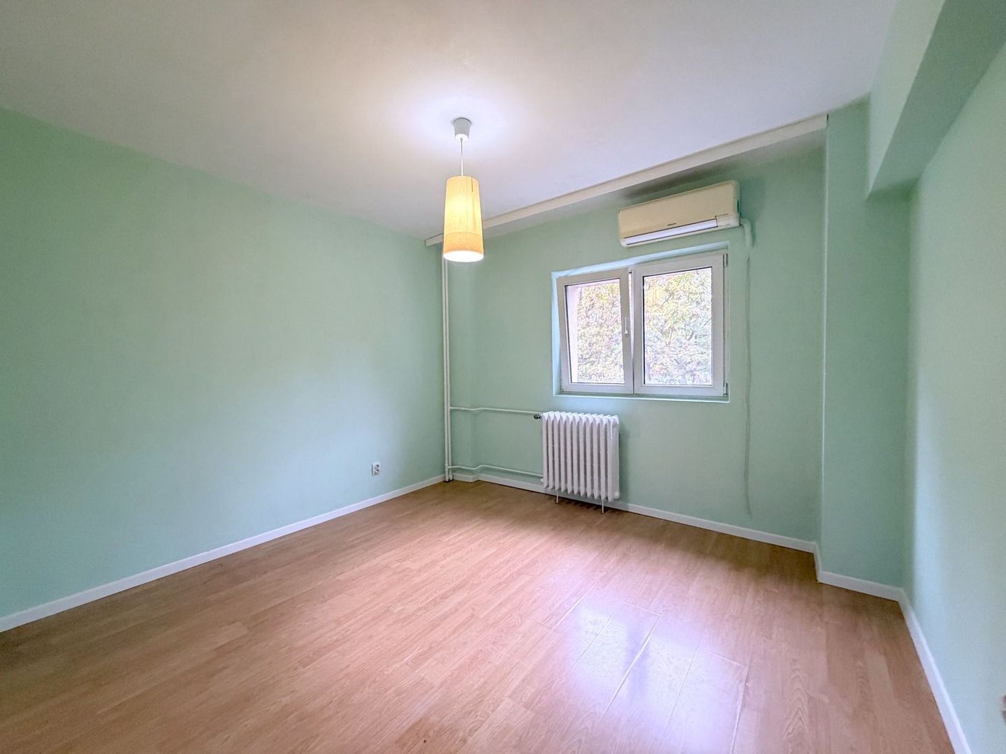 4 camere etaj 2 bloc 1982 vedere spate Teiul Doamnei - Poză 6