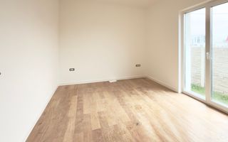 Com 0 | Duplex superb cu 5 camere despartit prin garaj | Dumbravita - Poză 3