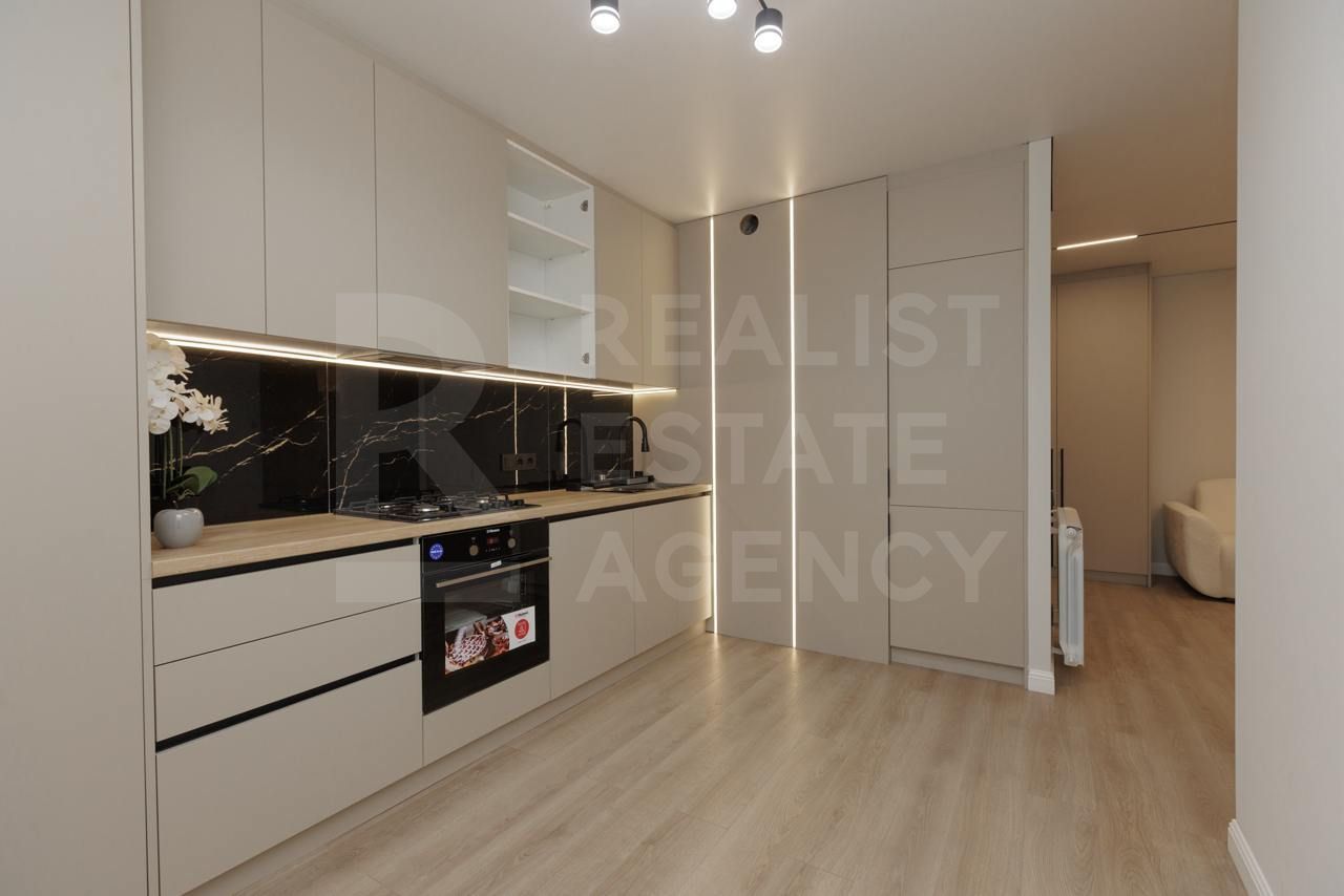 Vânzare, apartament, 4 camere, str. Vasile Lupu, Buiucani - Poză 1