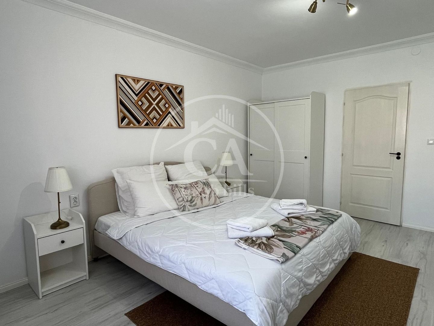 Apartament la casă cu 3 camere de închiriat în zona Gării, Oradea - Poză 2
