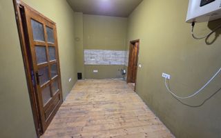 1 camera | centrala proprie | curte generoasa | zona excelenta | - Poză 6